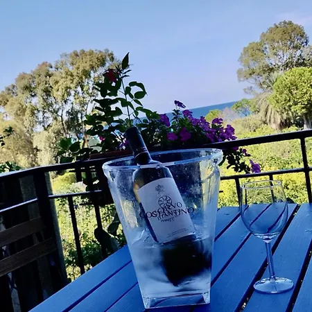 Casa Sulla Spiaggia- Mortelle Дом отдыха
