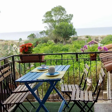 Дом отдыха Casa Sulla Spiaggia- Mortelle Мессина